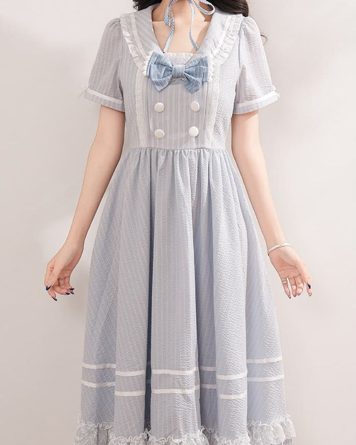 《後ろ姿まで可愛らしい》空のお城のお姫様ワンピース