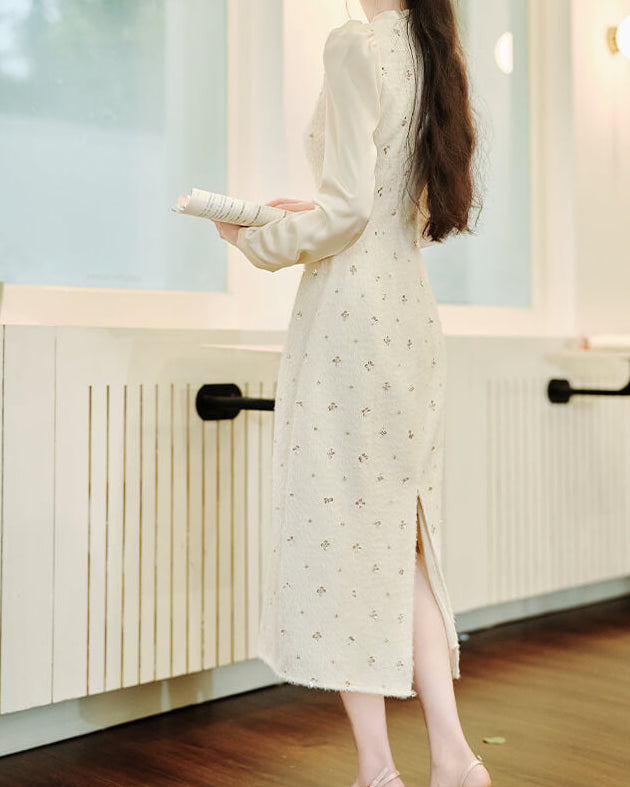 《お呼ばれコーデにも最適》花かんむりの誓いを紡ぐホワイトワンピース