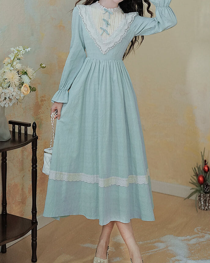 【上品な透明感】湖畔に咲くミルクブルーの花ワンピース