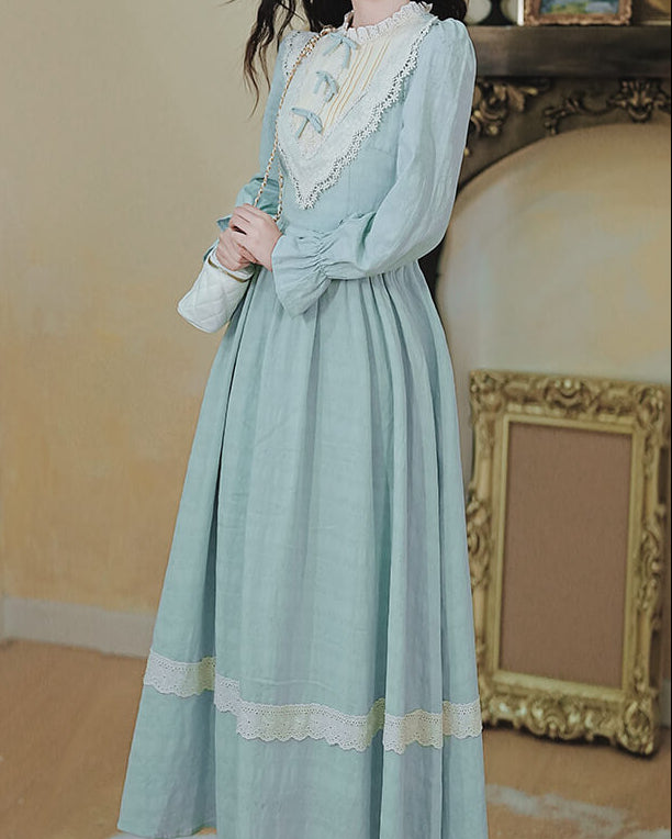 【上品な透明感】湖畔に咲くミルクブルーの花ワンピース