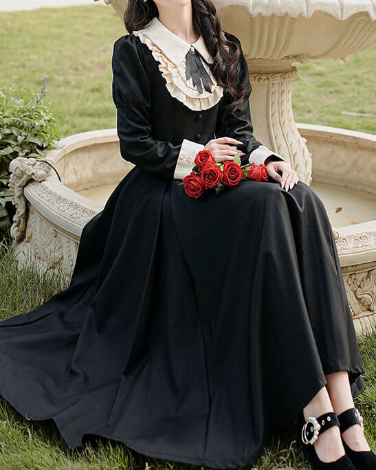 お城の庭で優雅なカフェタイムワンピース