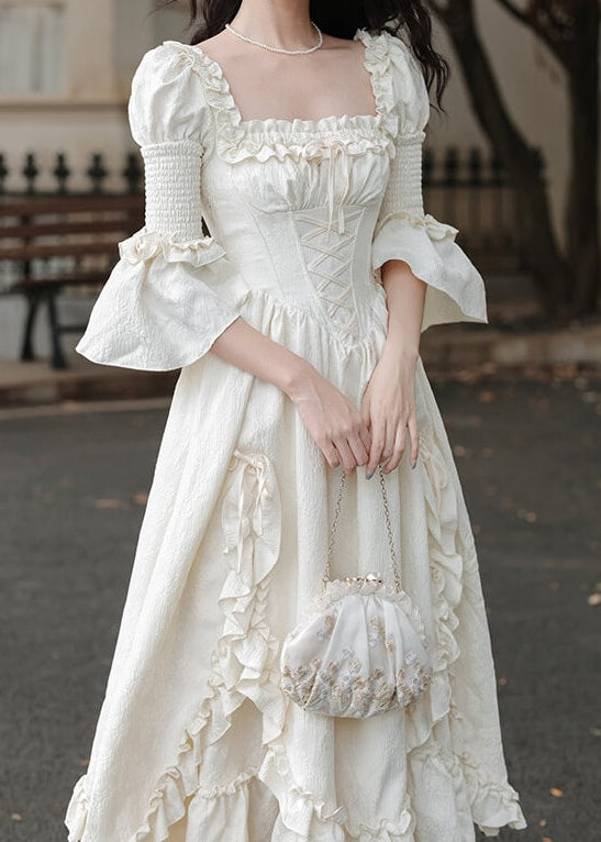《袖を通した瞬間、心ときめく一枚》祝福の鐘が響くロイヤルホワイトワンピース