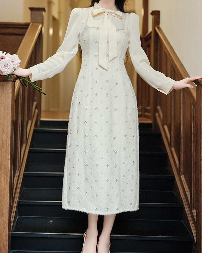 《お呼ばれコーデにも最適》花かんむりの誓いを紡ぐホワイトワンピース