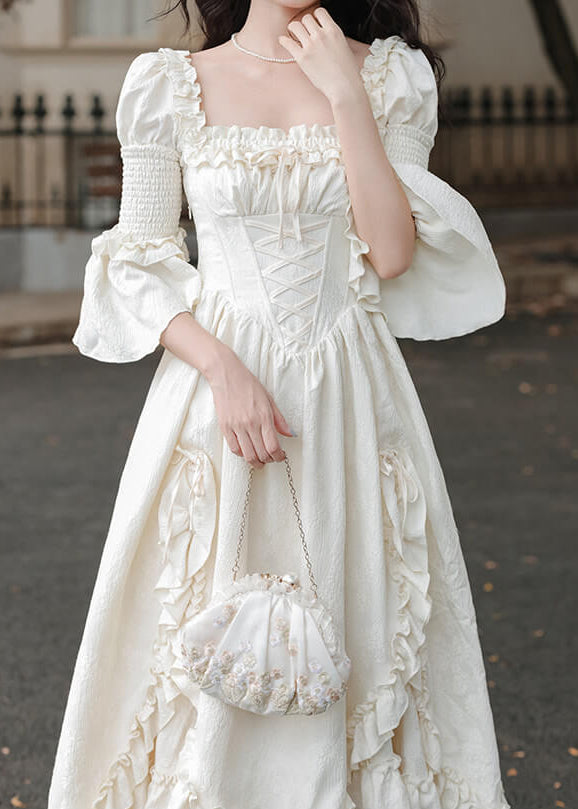 《袖を通した瞬間、心ときめく一枚》祝福の鐘が響くロイヤルホワイトワンピース