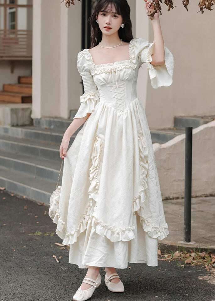 《袖を通した瞬間、心ときめく一枚》祝福の鐘が響くロイヤルホワイトワンピース