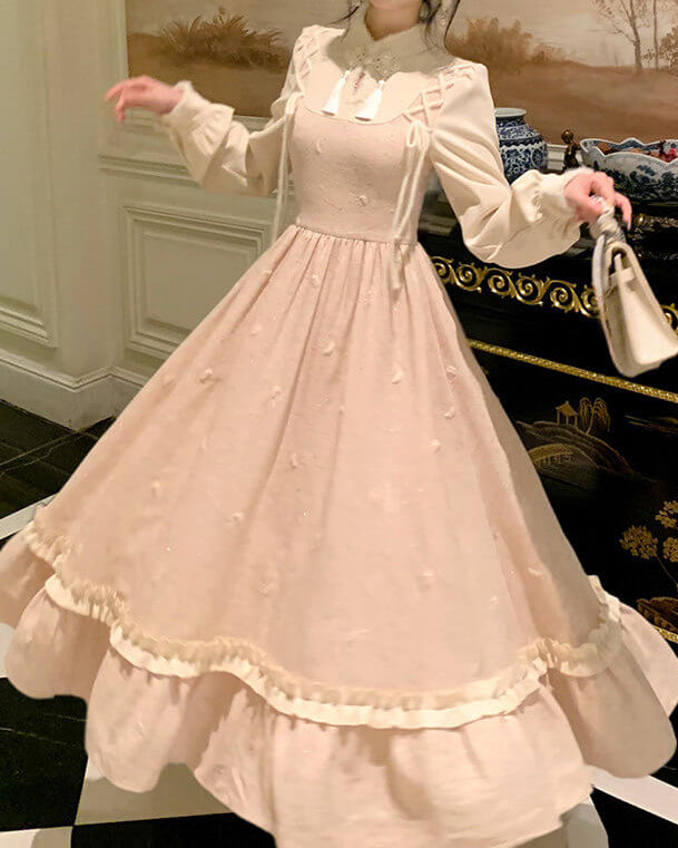 《大人ガーリーな主役ワンピース》木漏れ日に揺れる花畑ワンピース