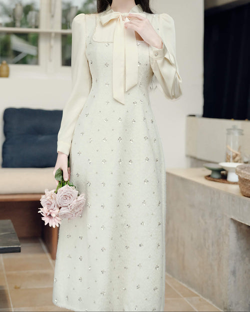 《お呼ばれコーデにも最適》花かんむりの誓いを紡ぐホワイトワンピース