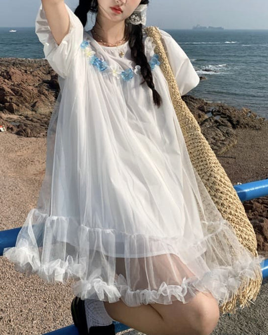 《一目で恋する透明感》きらめく海辺と白花のプリンセスワンピース