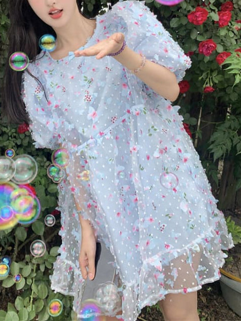 《一瞬で華やぐ》夢見る午後に咲くフラワーガーデンワンピース（全2色）