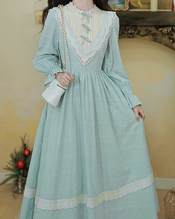 【上品な透明感】湖畔に咲くミルクブルーの花ワンピース