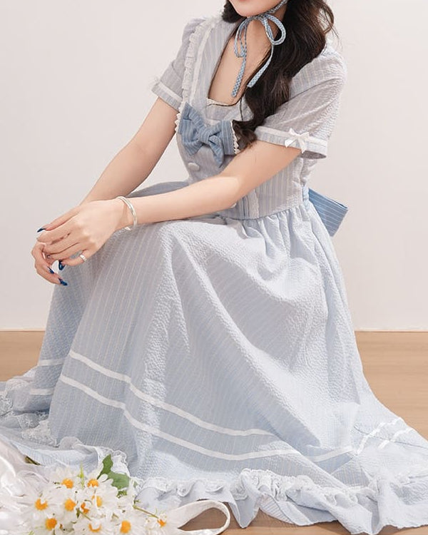 《後ろ姿まで可愛らしい》空のお城のお姫様ワンピース