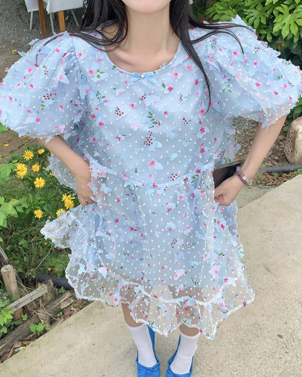 《一瞬で華やぐ》夢見る午後に咲くフラワーガーデンワンピース（全2色）