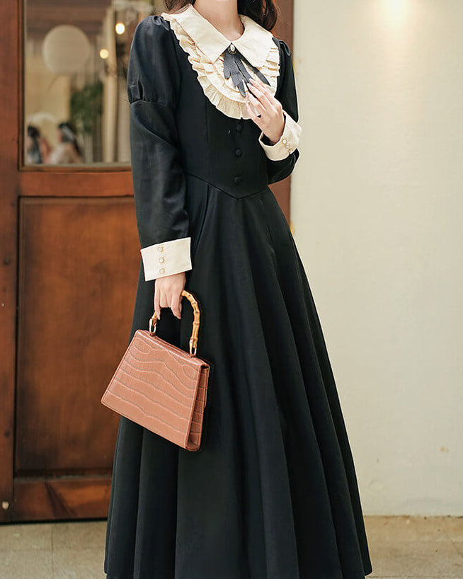 お城の庭で優雅なカフェタイムワンピース