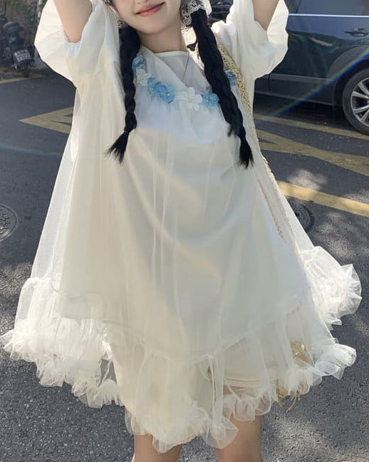 《一目で恋する透明感》きらめく海辺と白花のプリンセスワンピース