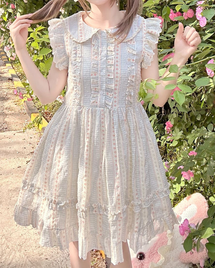 《レースとフリルに恋する一着》夢物語を見つめる女の子ワンピース