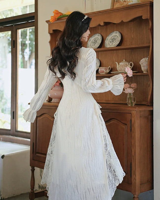 公式】《繊細なレースにときめく主役服》きらめく風とお姫様のホワイト