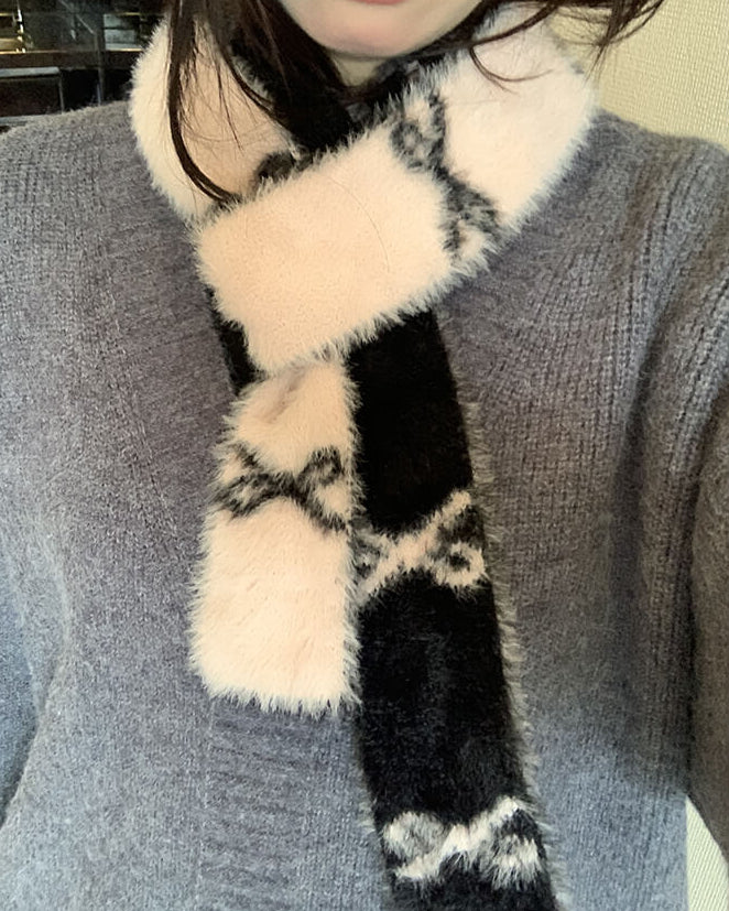 【1枚で2色楽しめるリバーシブル仕様】夢みる冬のメロディーマフラー（全3色）