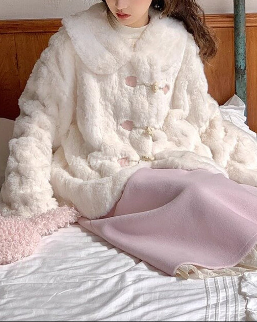 《触れた瞬間、恋するぬくもり》雪の庭で咲くミルキーアウター