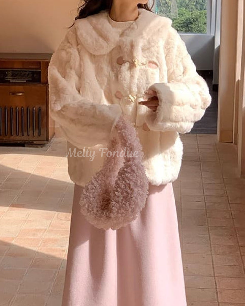 《触れた瞬間、恋するぬくもり》雪の庭で咲くミルキーアウター