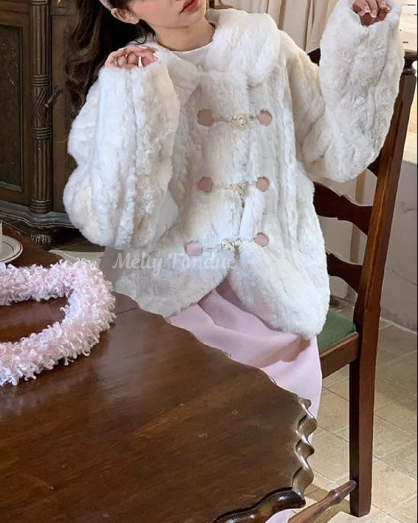 《触れた瞬間、恋するぬくもり》雪の庭で咲くミルキーアウター