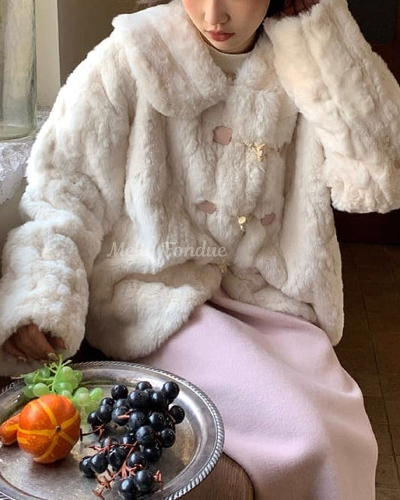 《触れた瞬間、恋するぬくもり》雪の庭で咲くミルキーアウター