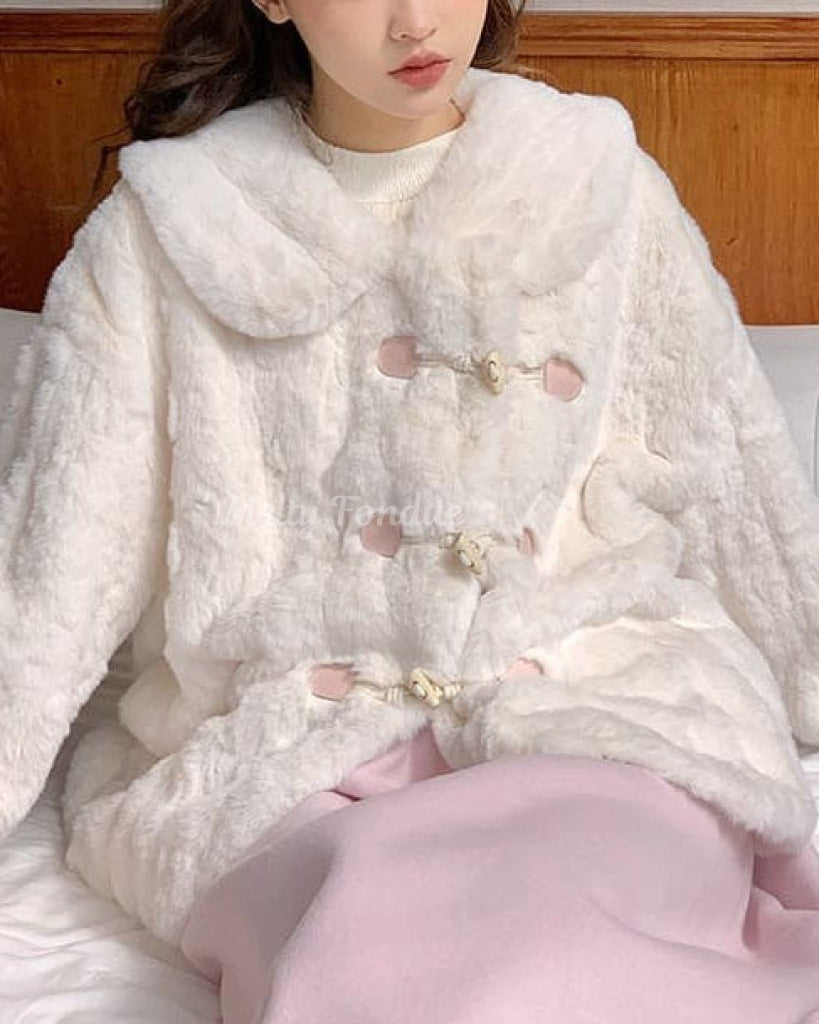 《触れた瞬間、恋するぬくもり》雪の庭で咲くミルキーアウター