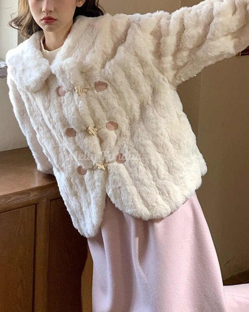 《触れた瞬間、恋するぬくもり》雪の庭で咲くミルキーアウター