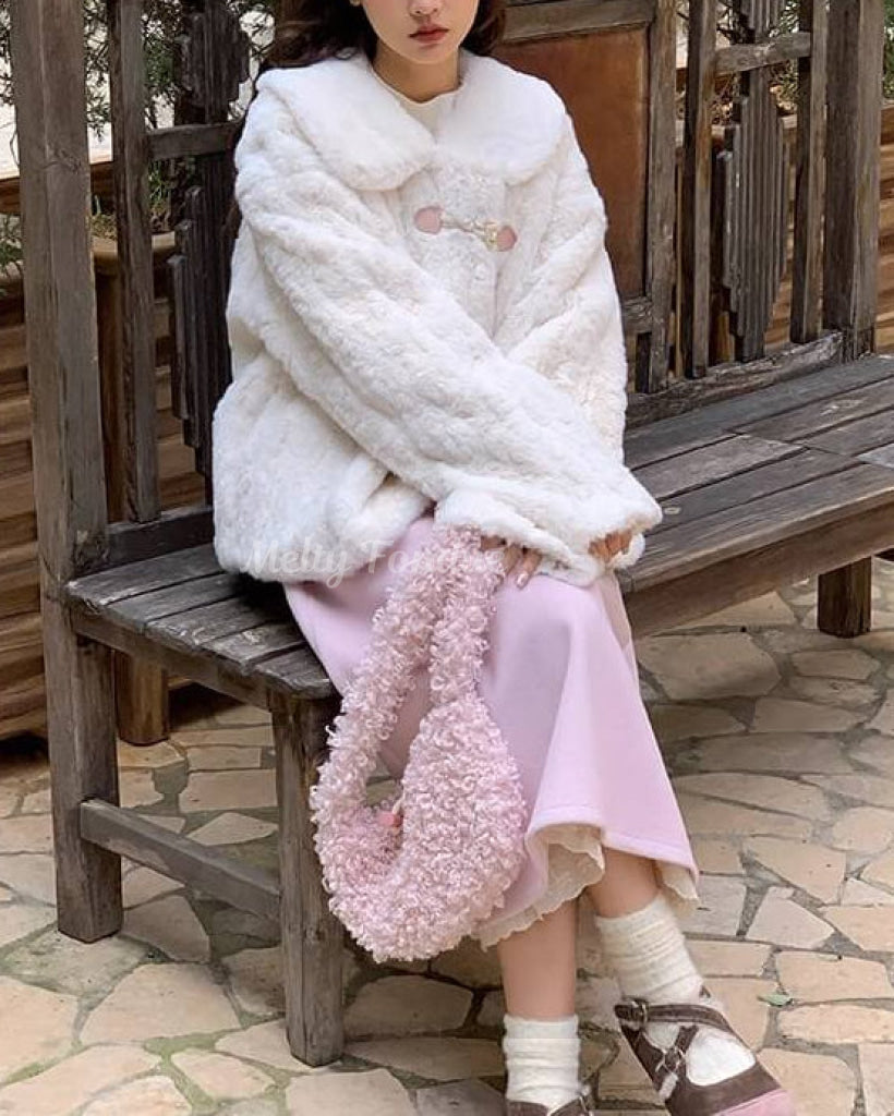 《触れた瞬間、恋するぬくもり》雪の庭で咲くミルキーアウター