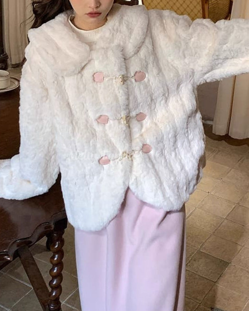 《触れた瞬間、恋するぬくもり》雪の庭で咲くミルキーアウター