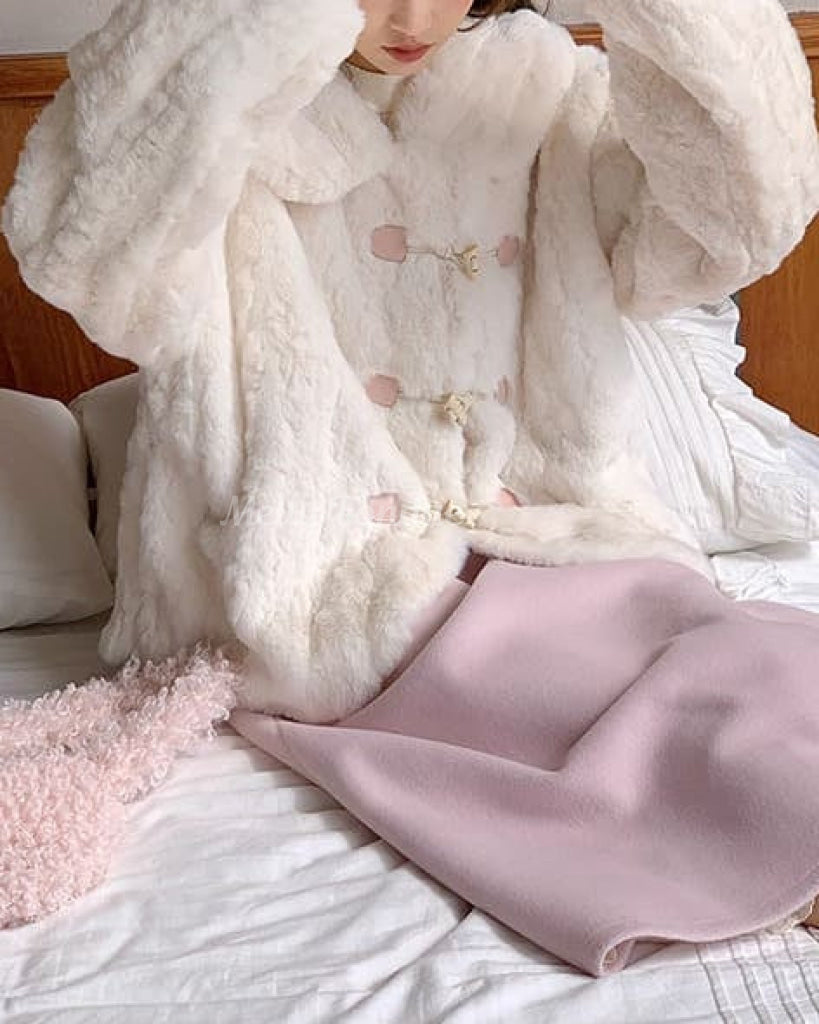 《触れた瞬間、恋するぬくもり》雪の庭で咲くミルキーアウター