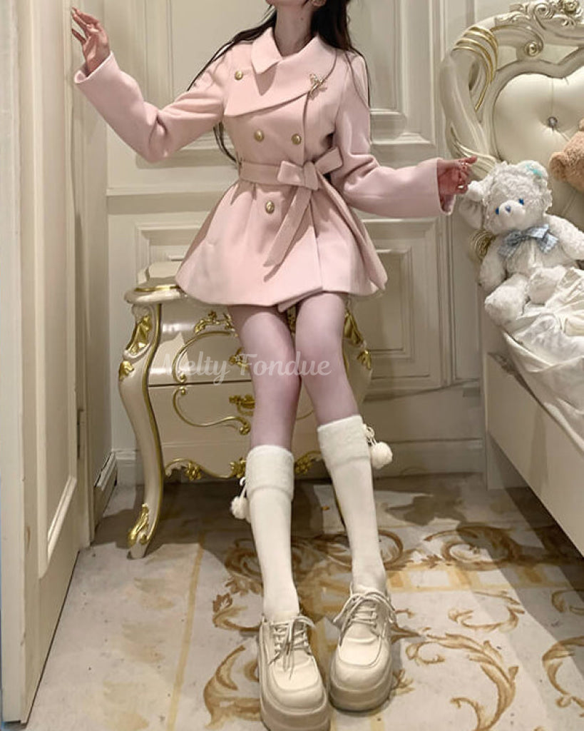 《ふんわり広がるAラインシルエット》舞踏会へ出かけるお姫様のコート