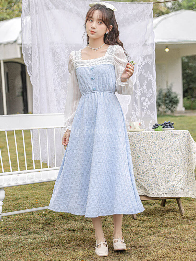青空の下の華やぎワンピース