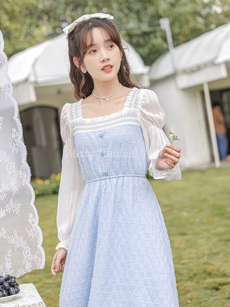 青空の下の華やぎワンピース