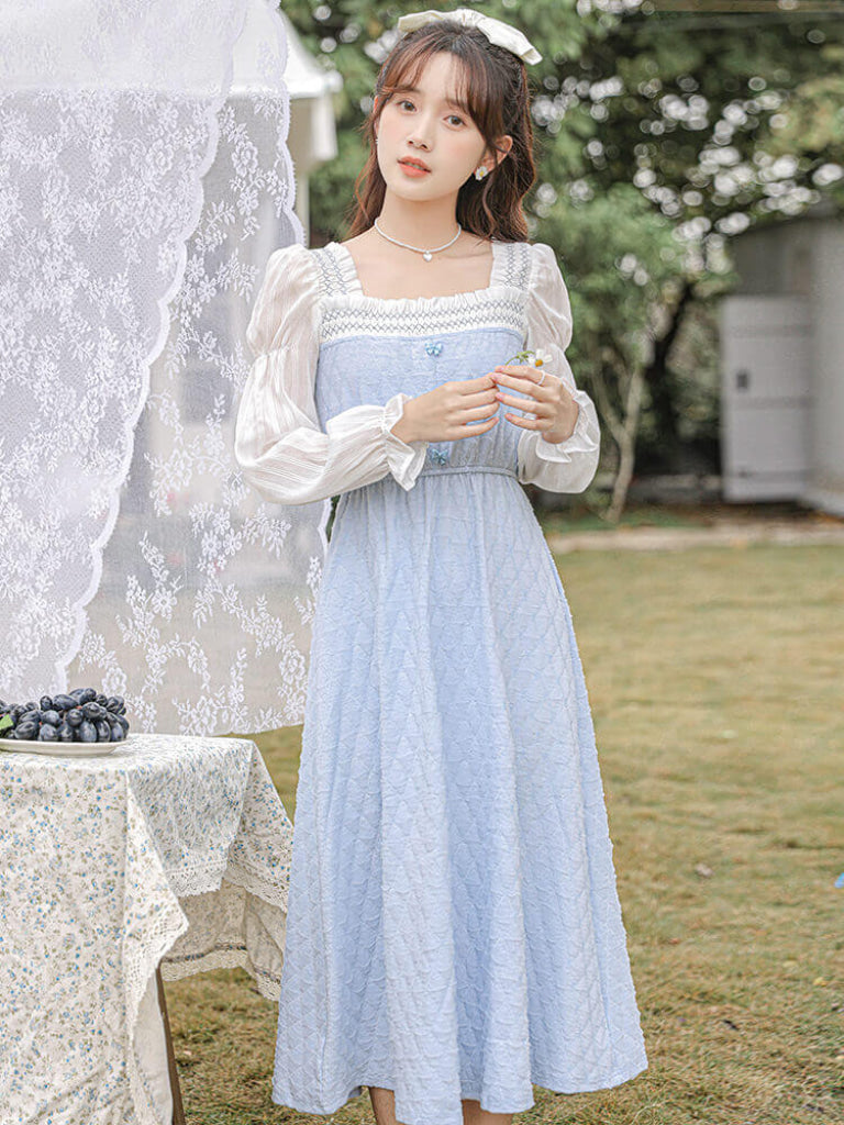 青空の下の華やぎワンピース