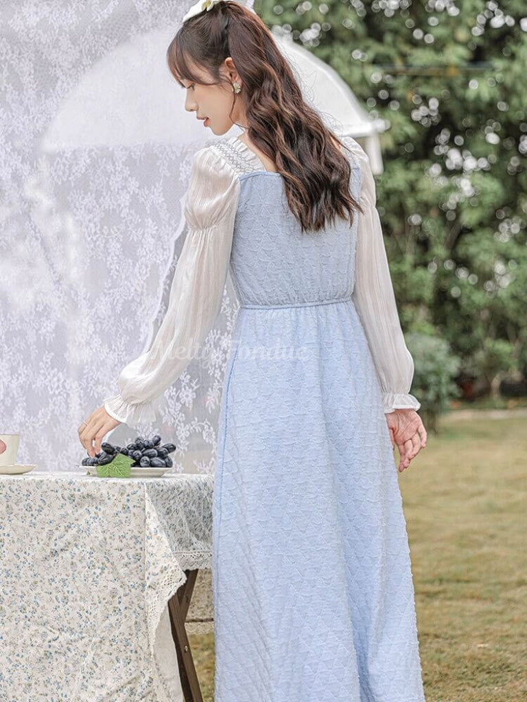 青空の下の華やぎワンピース