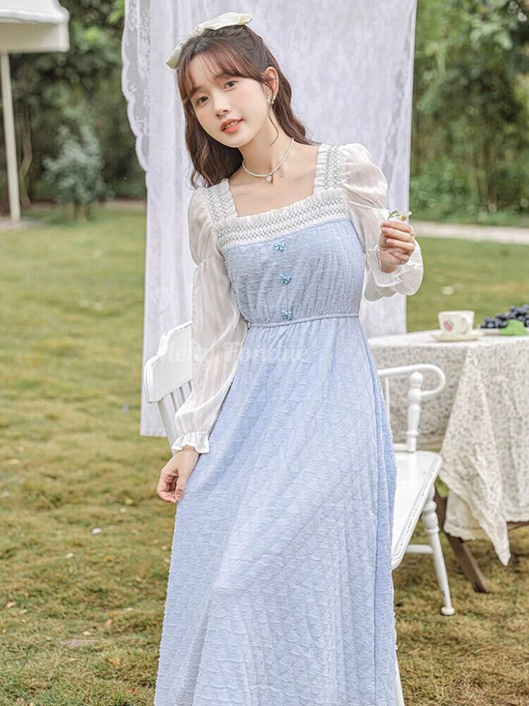 青空の下の華やぎワンピース