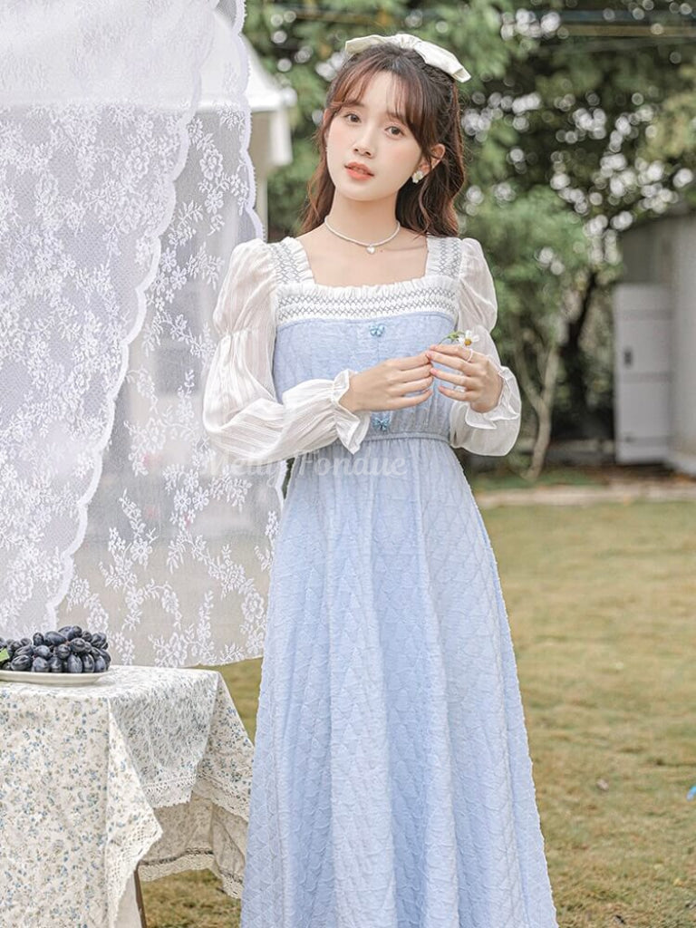 青空の下の華やぎワンピース