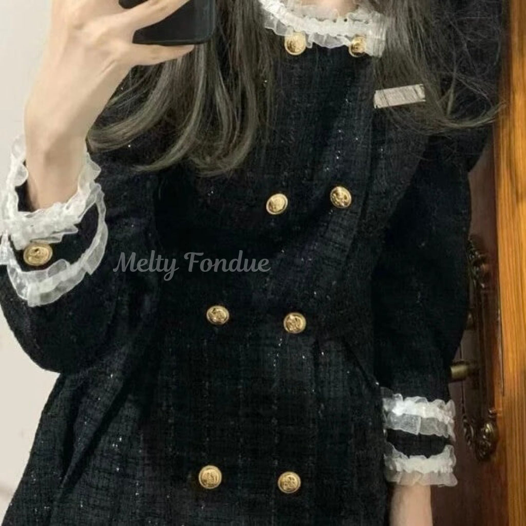 私を守るブラックワンピース