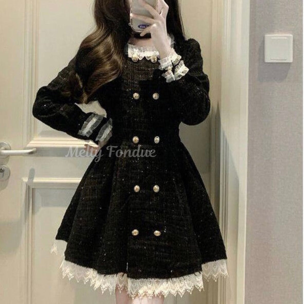 私を守るブラックワンピース