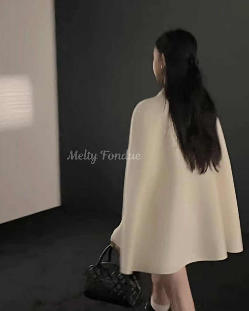 白薔薇の誓いと秘密のケープコート