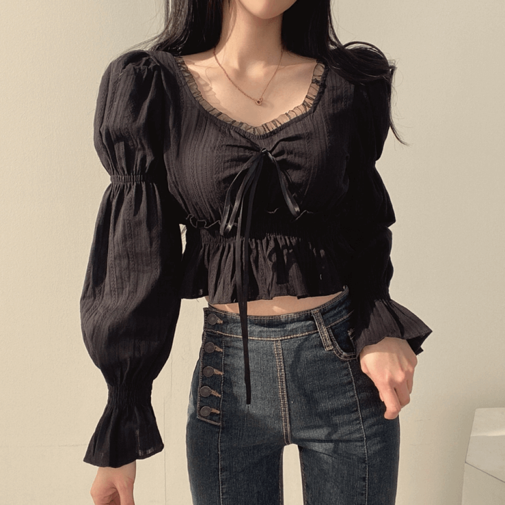 街に広がる愛らしさトップス（全２色） ブラック