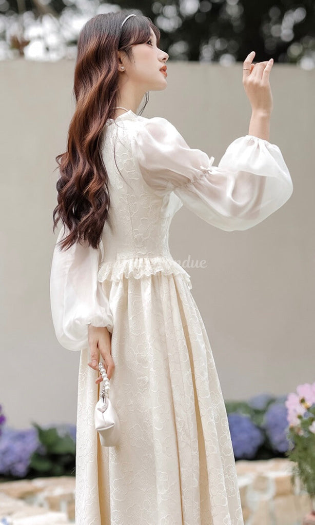 公式】【甘くなりすぎない上品さ】花抱く慈しみのお姫様ワンピース