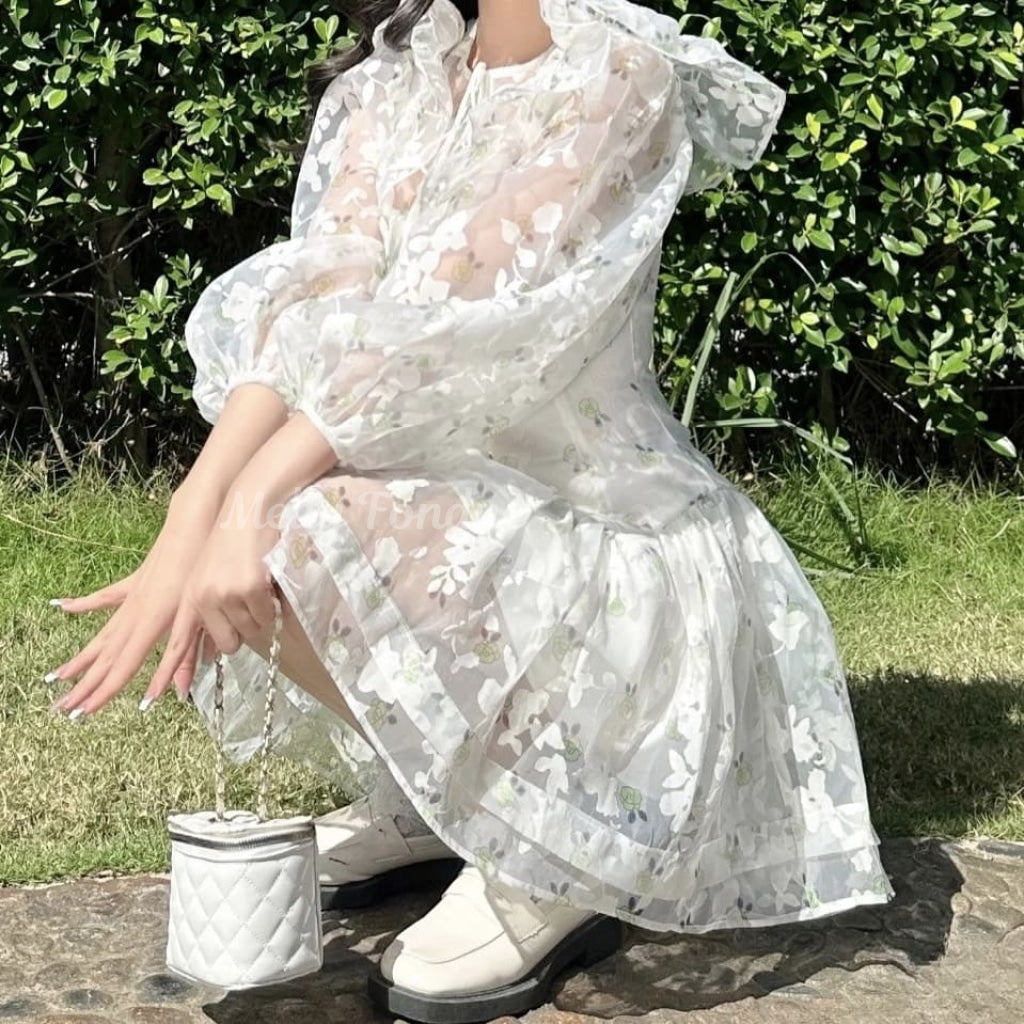 光浴びる薔薇の妖精ワンピース