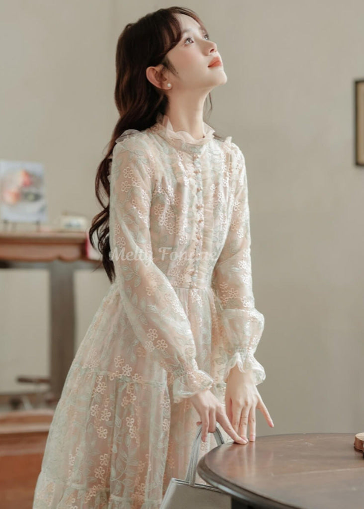 魔法かける花びらのワンピース