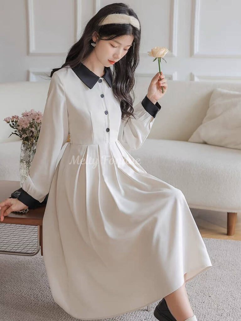 少女の背伸びワンピース