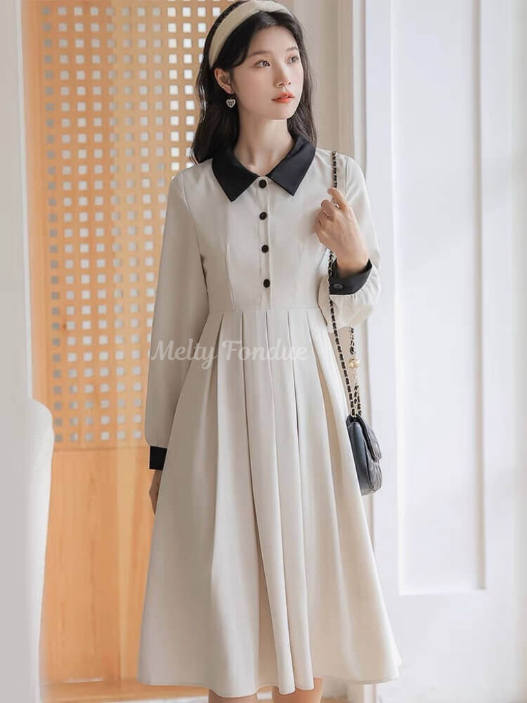 少女の背伸びワンピース