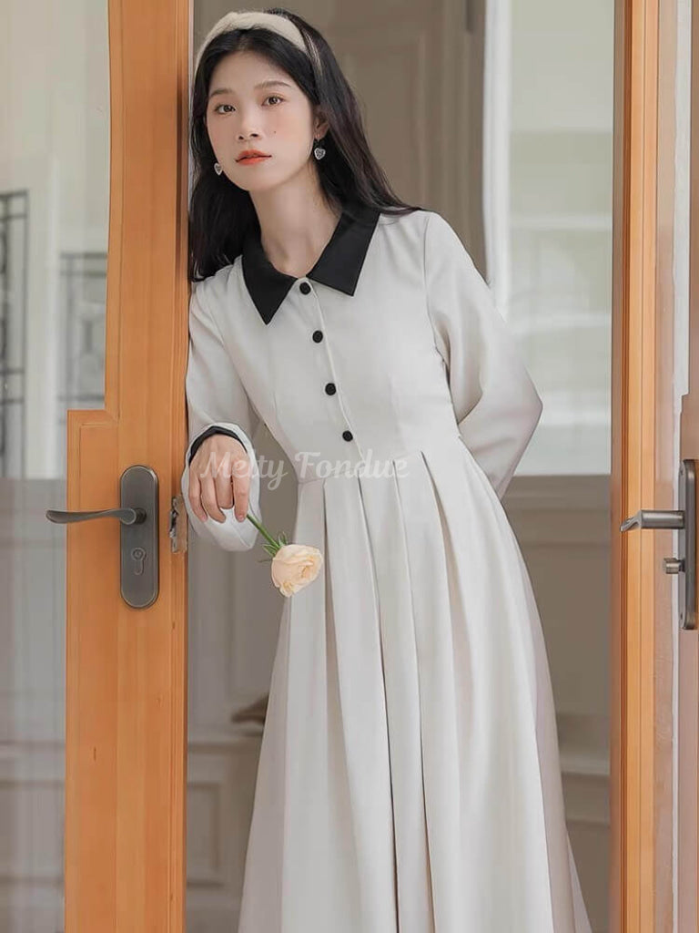 少女の背伸びワンピース