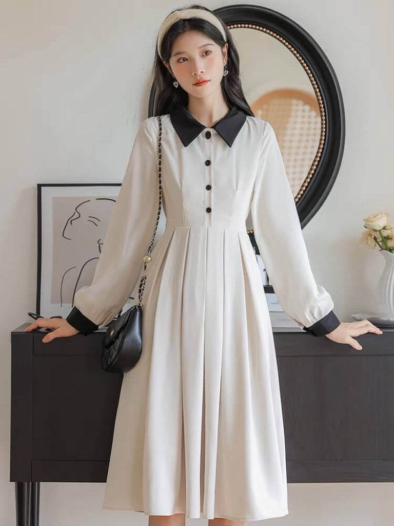 少女の背伸びワンピース