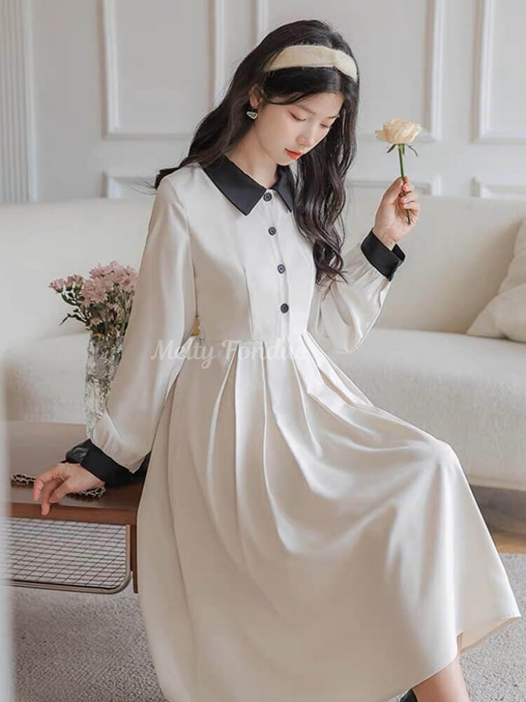 少女の背伸びワンピース