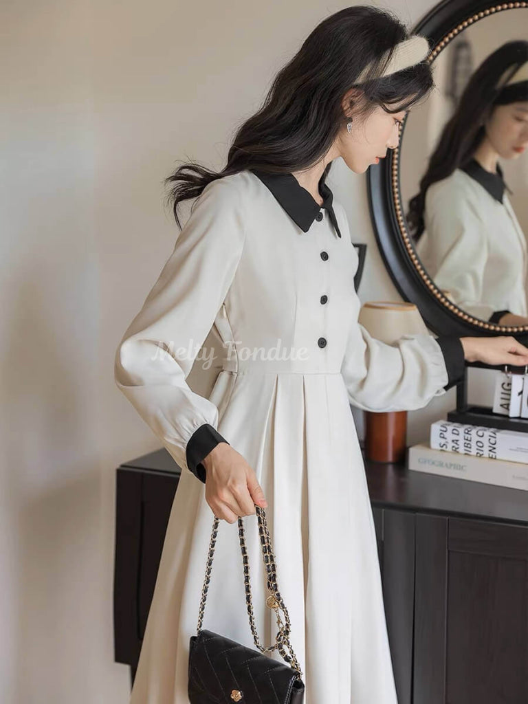 少女の背伸びワンピース